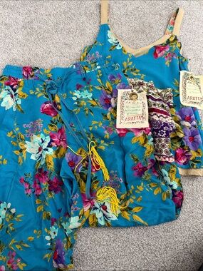 Aratta Garden of Eden Pants and Tank Top Small S